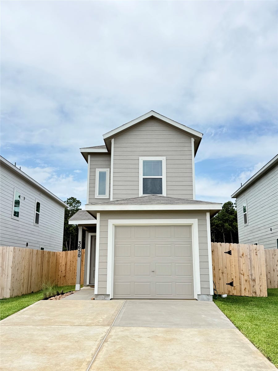 Property photo for 3650 Duplet Ave, Conroe, TX