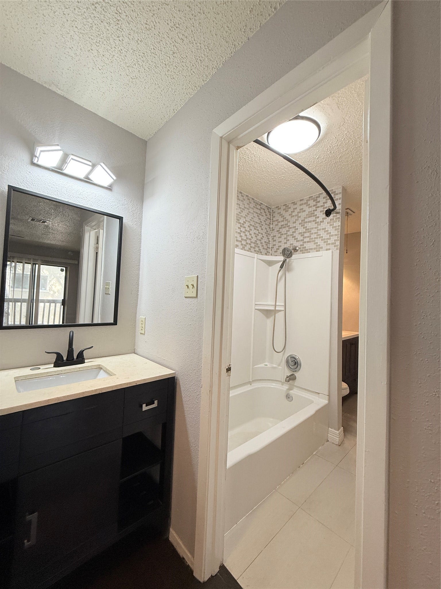 9383 Pagewood Lane, Houston, TX 77063 9383 Pagewood Lane, Houston, TX 77063