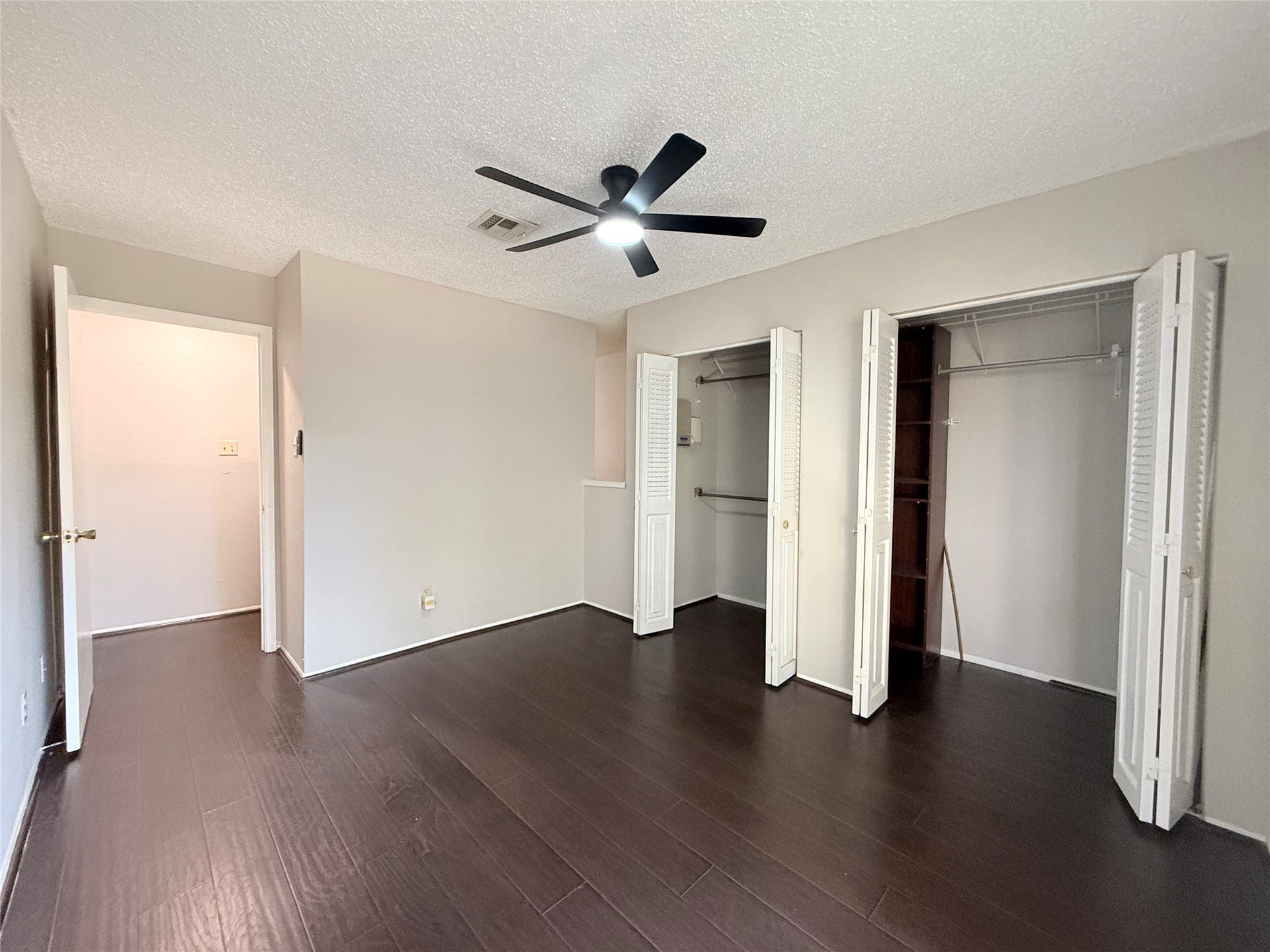 9383 Pagewood Lane, Houston, TX 77063 9383 Pagewood Lane, Houston, TX 77063