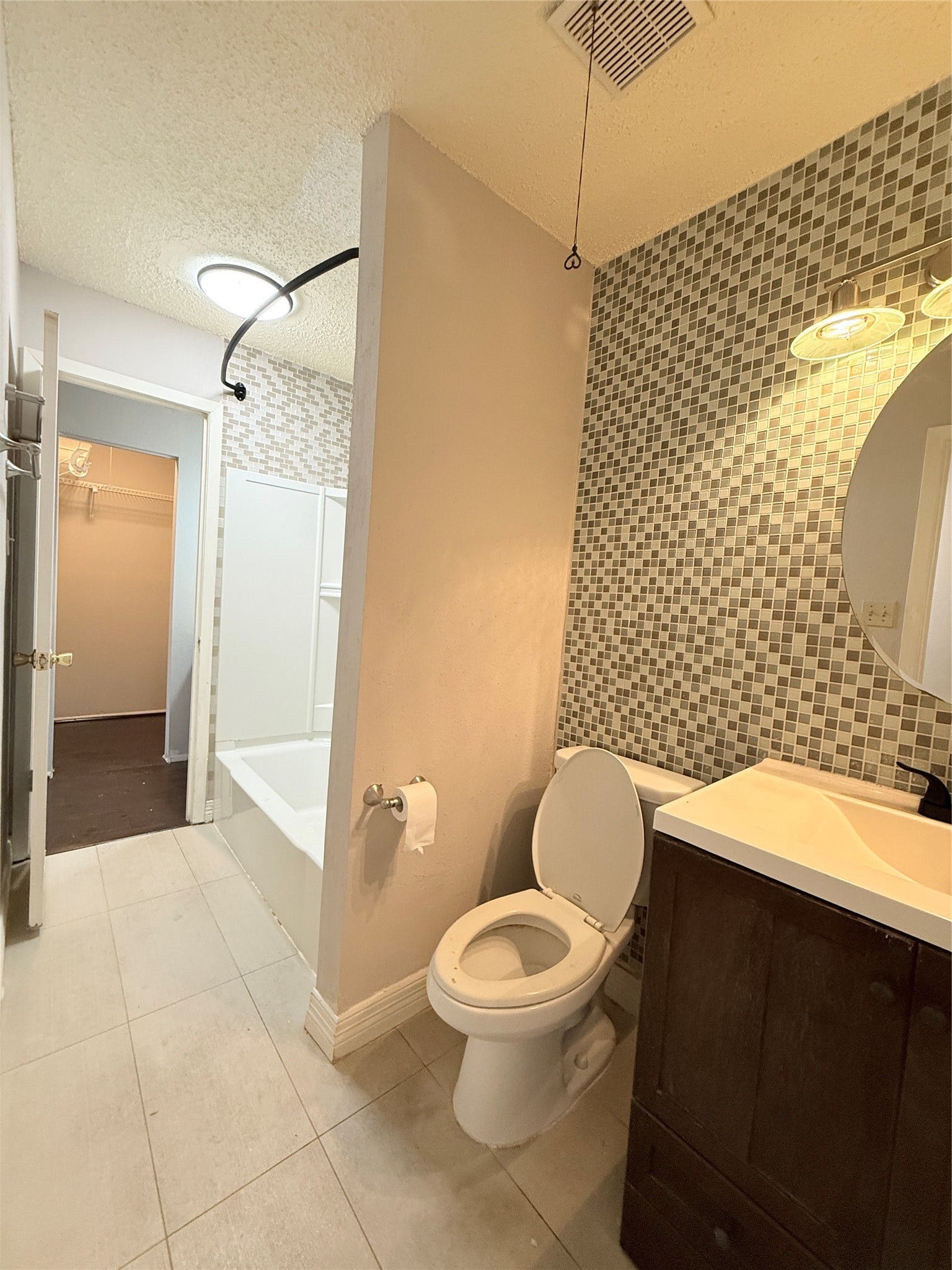 9383 Pagewood Lane, Houston, TX 77063 9383 Pagewood Lane, Houston, TX 77063