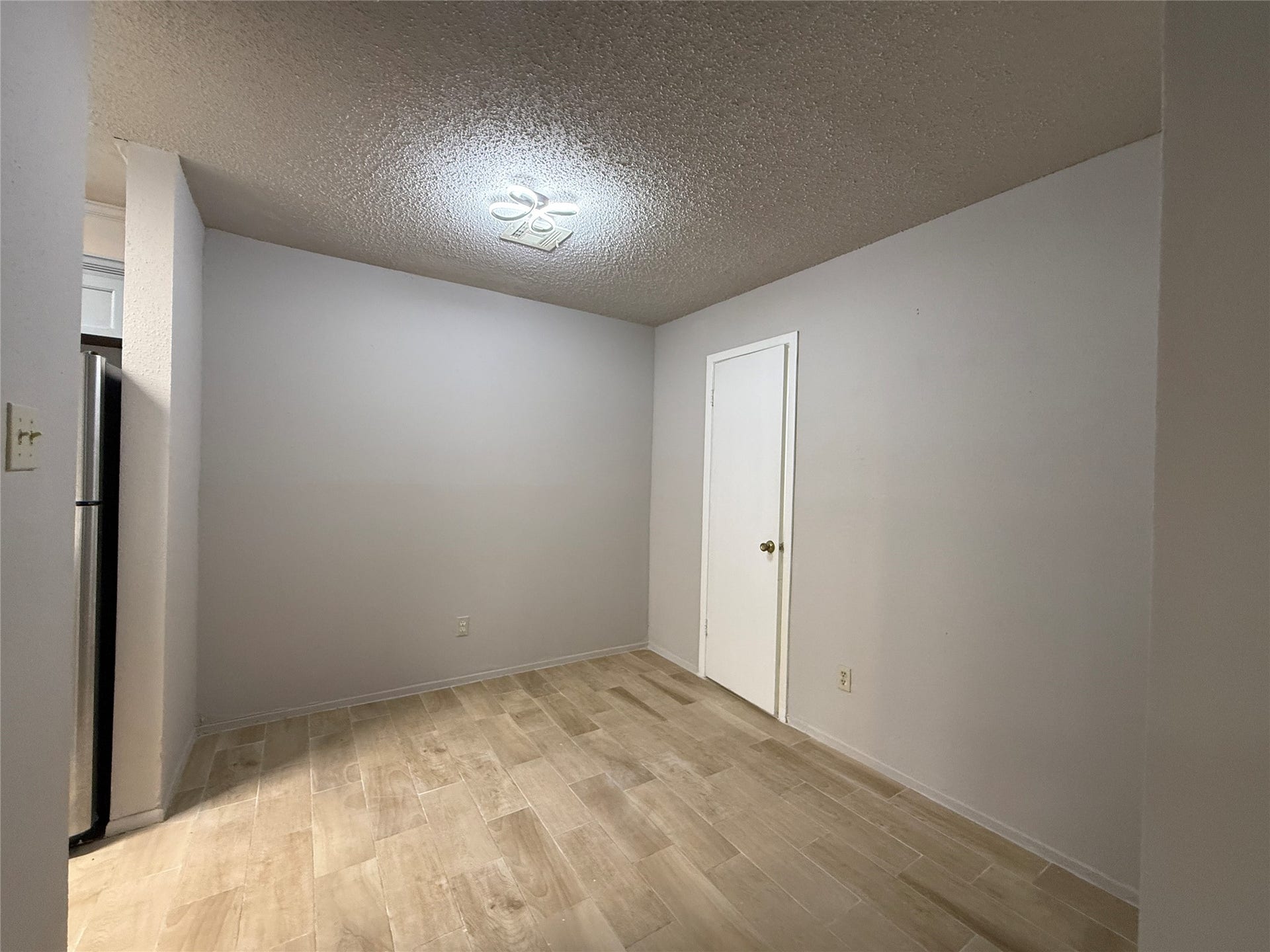 9383 Pagewood Lane, Houston, TX 77063 9383 Pagewood Lane, Houston, TX 77063