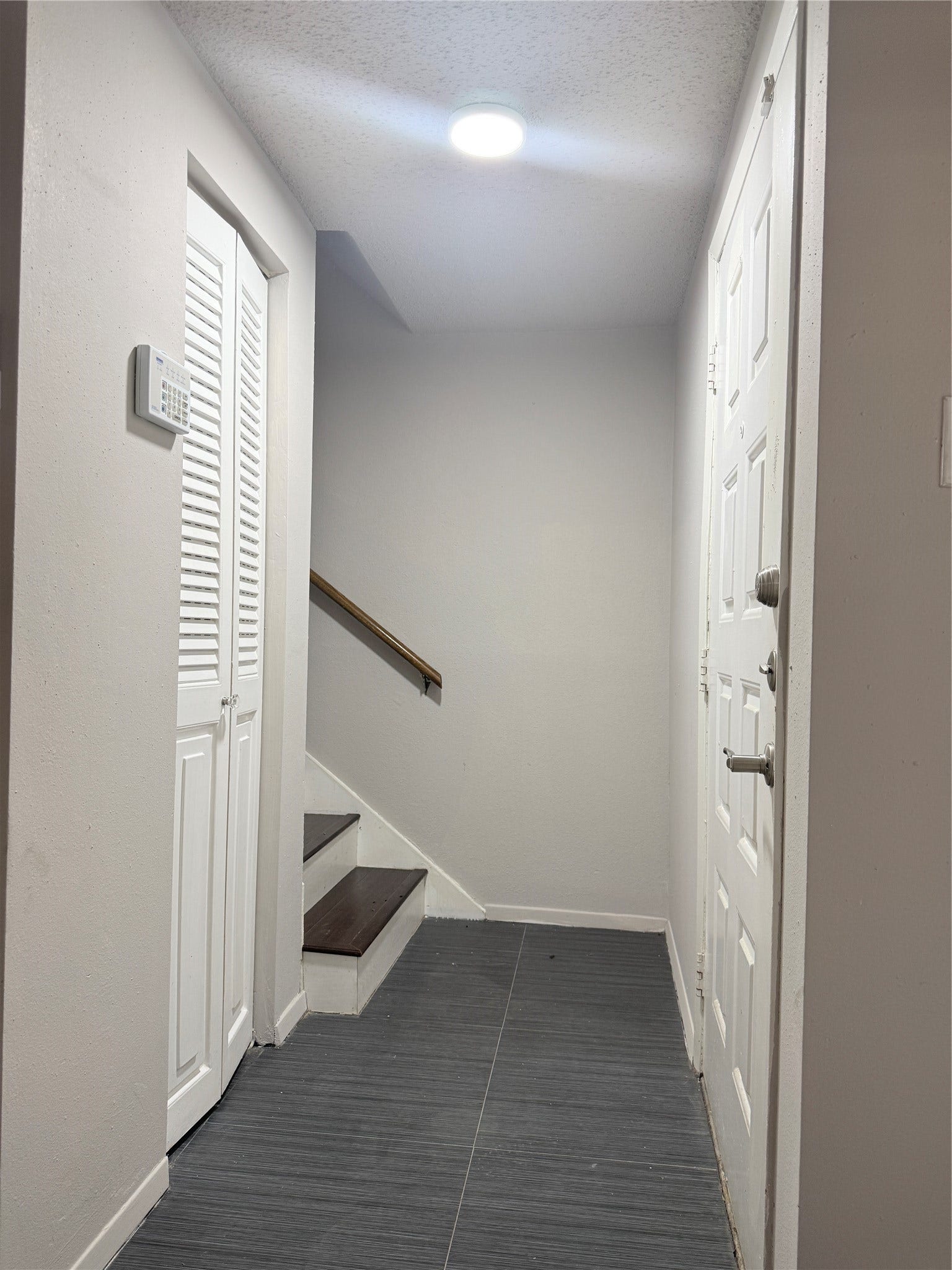 9383 Pagewood Lane, Houston, TX 77063 9383 Pagewood Lane, Houston, TX 77063