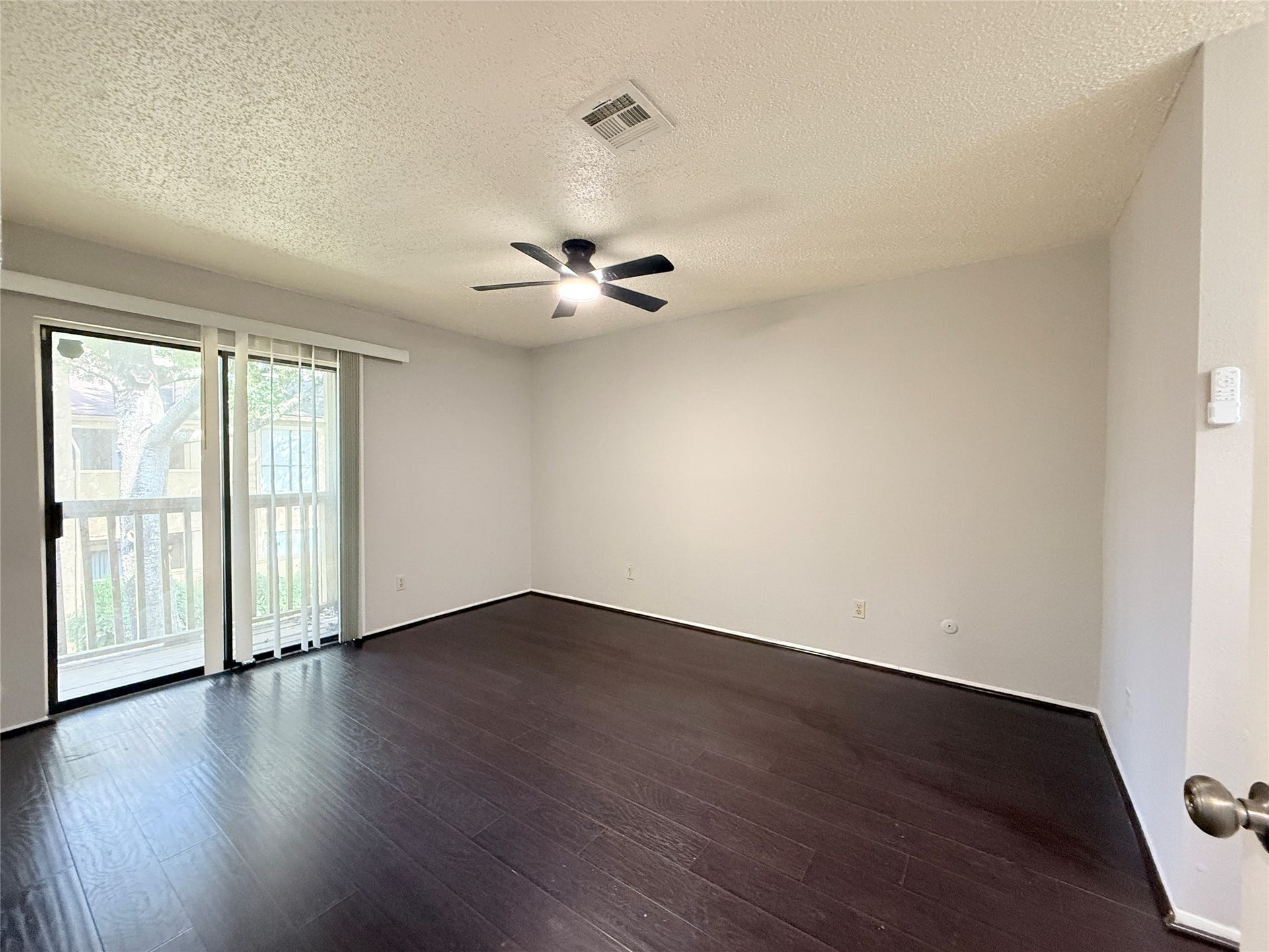 9383 Pagewood Lane, Houston, TX 77063 9383 Pagewood Lane, Houston, TX 77063