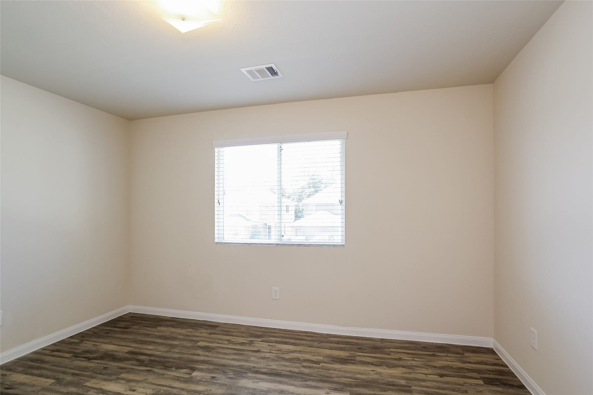 Photos may be representative of the floor plan and not the exact home. Finishes, layout, and features of the actual property for lease may vary.
