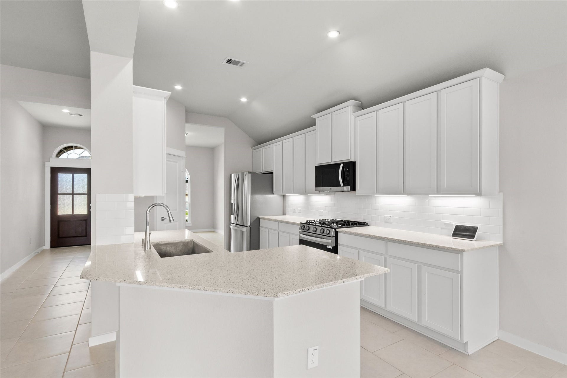 112 Dina Lane, Montgomery, TX 77356 112 Dina Lane, Montgomery, TX 77356