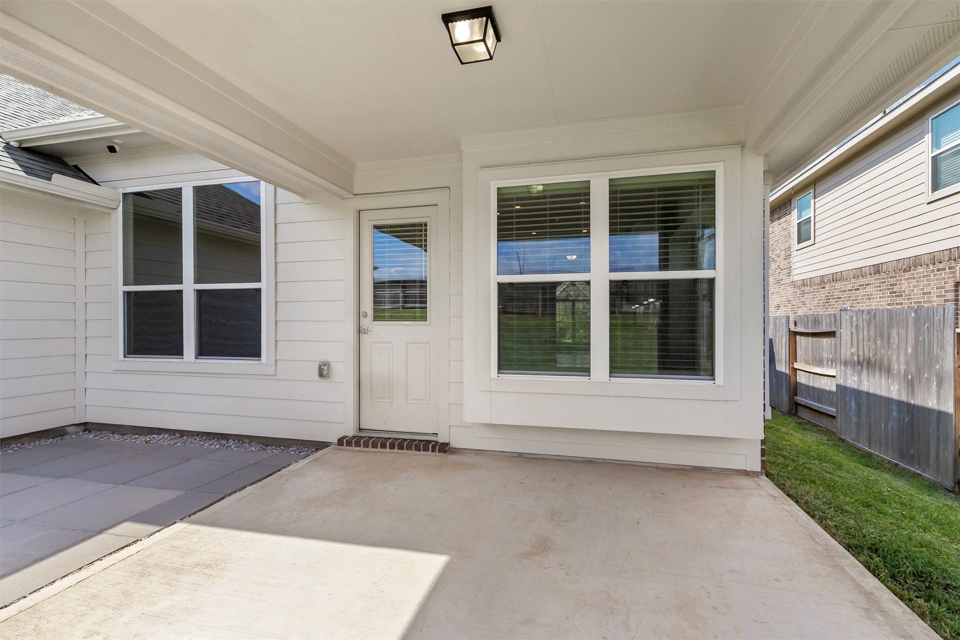 112 Dina Lane, Montgomery, TX 77356 112 Dina Lane, Montgomery, TX 77356