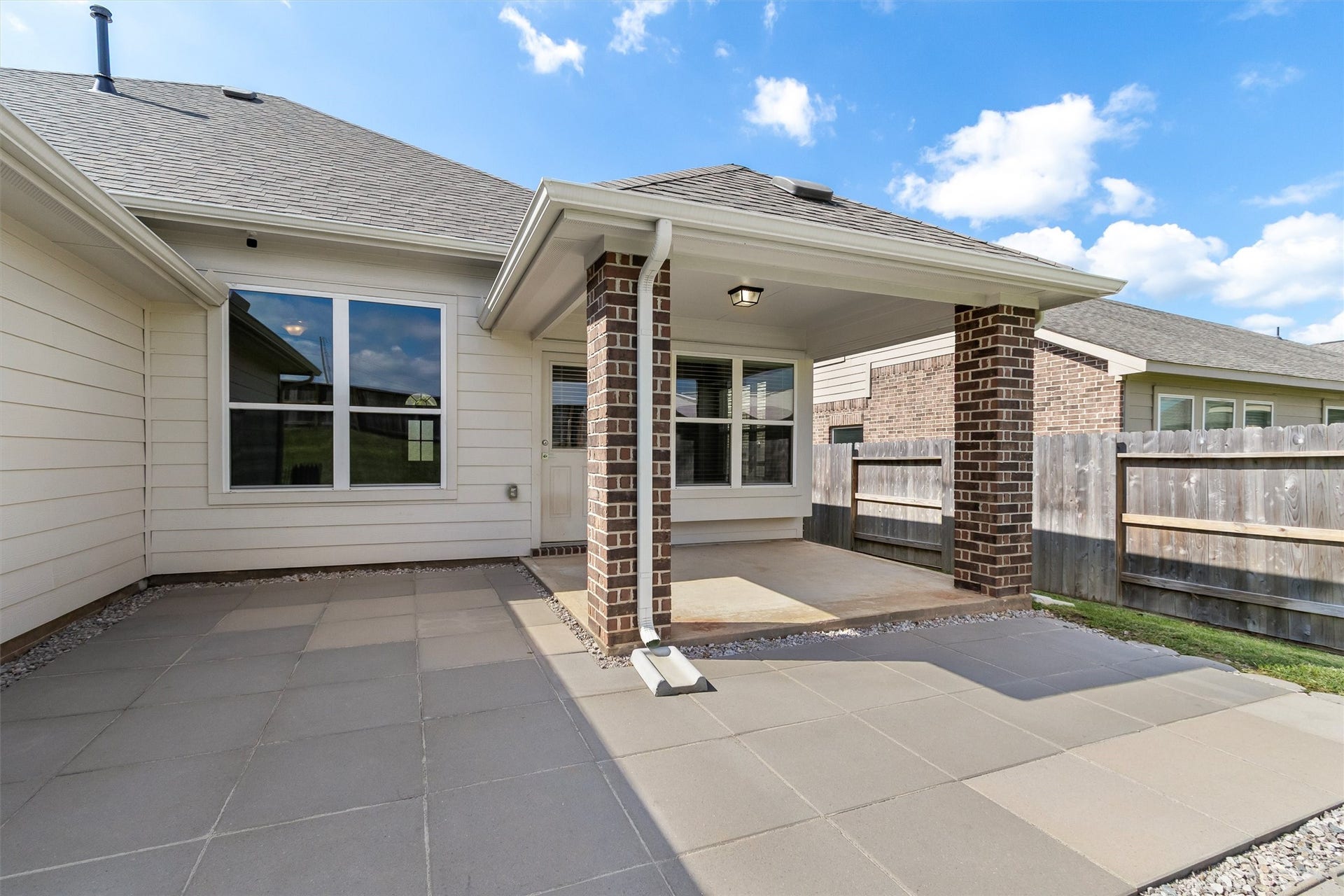 112 Dina Lane, Montgomery, TX 77356 112 Dina Lane, Montgomery, TX 77356