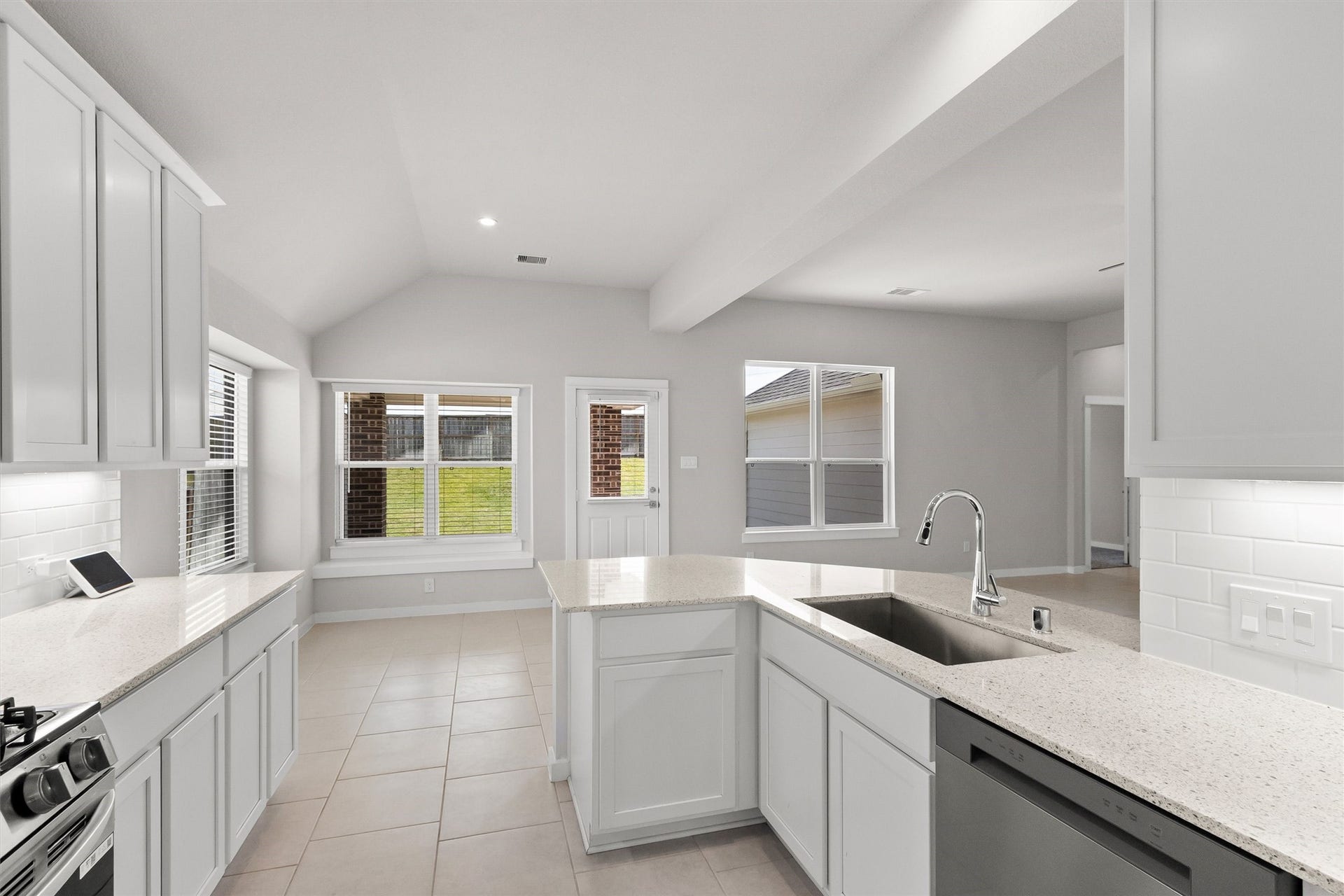 112 Dina Lane, Montgomery, TX 77356 112 Dina Lane, Montgomery, TX 77356