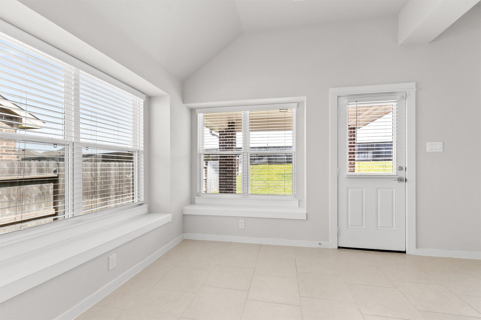 112 Dina Lane, Montgomery, TX 77356 112 Dina Lane, Montgomery, TX 77356