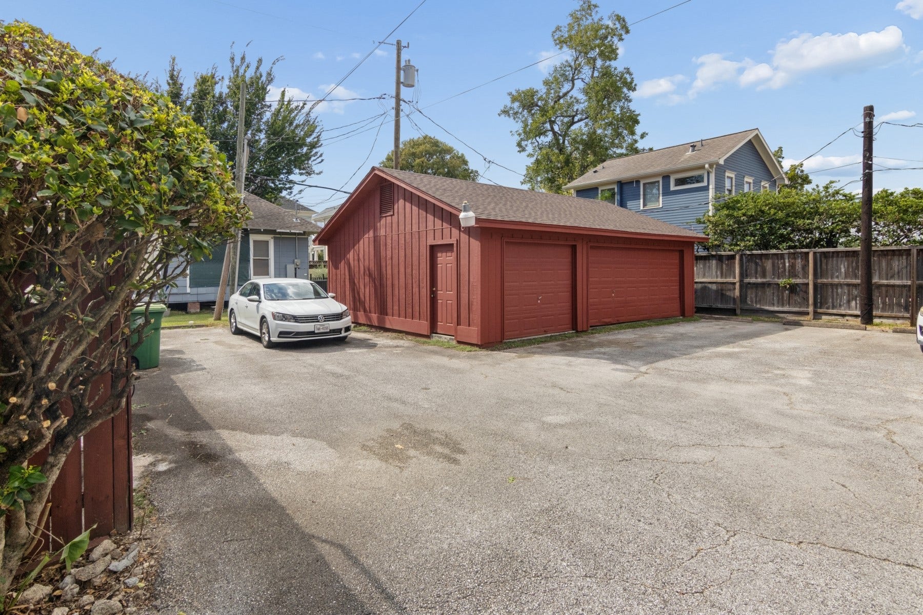 311 E 10th Street, Houston, TX 77008 Garage or Storage Area