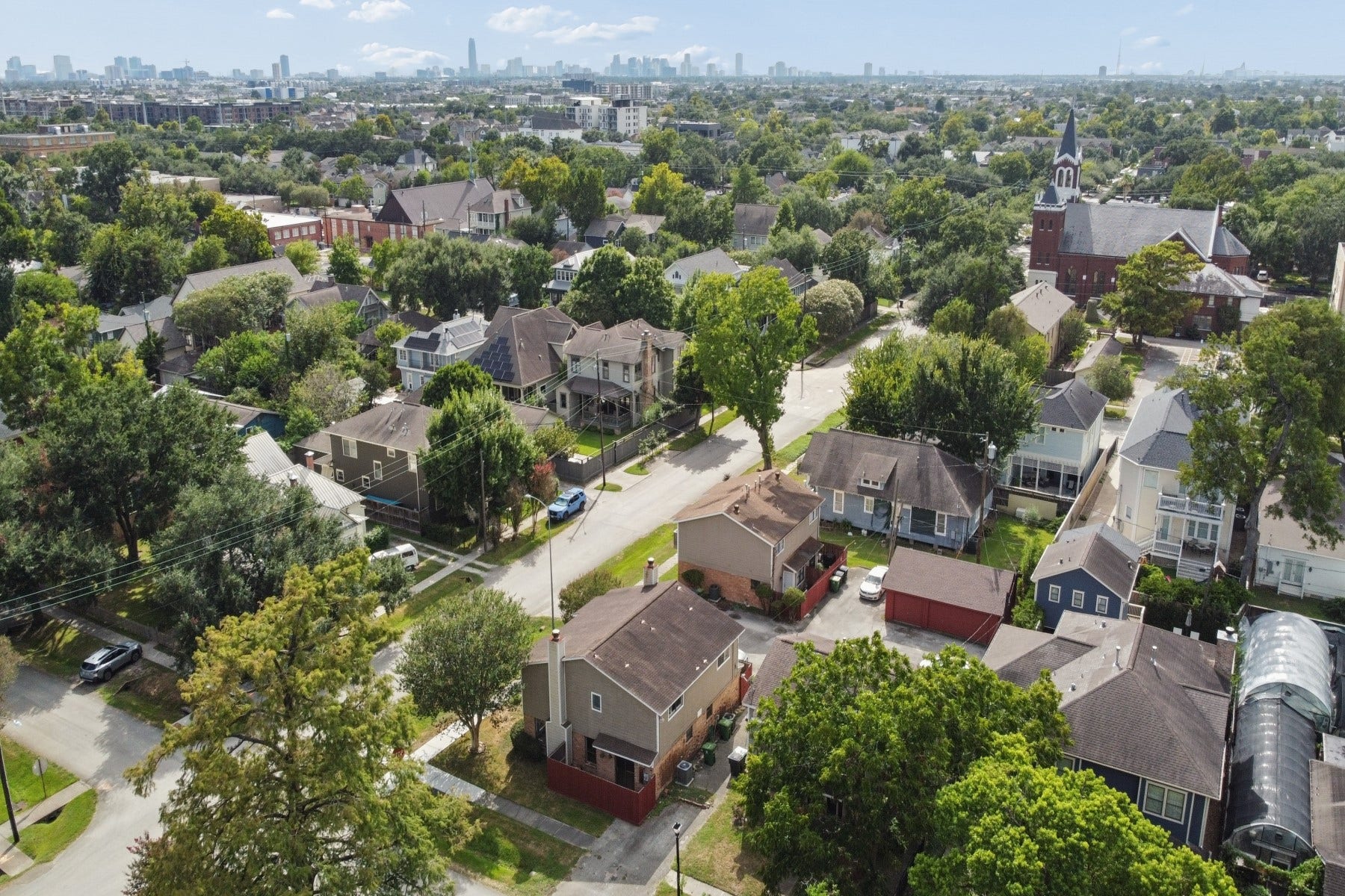 311 E 10th Street, Houston, TX 77008 View from Arlington