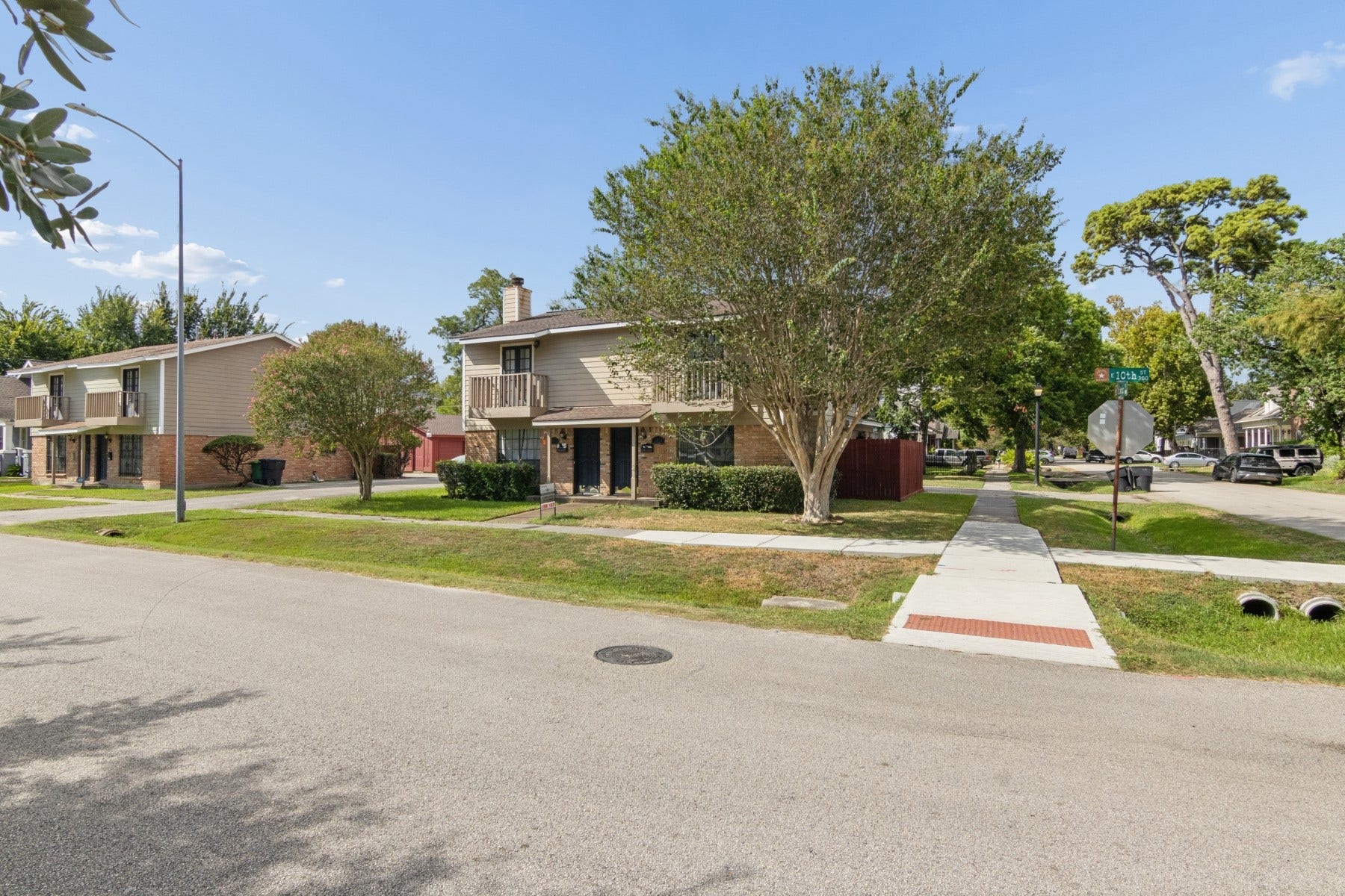 311 E 10th Street, Houston, TX 77008 Corner Lots E 10th Street and Arlington