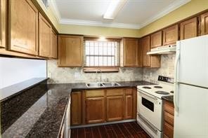 311 E 10th Street, Houston, TX 77008 315A Kitchen