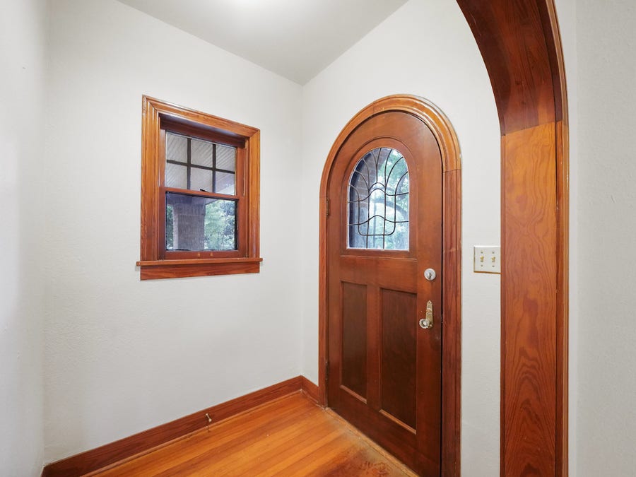 Property photo for 229 E Cedar Street, Angleton, TX
