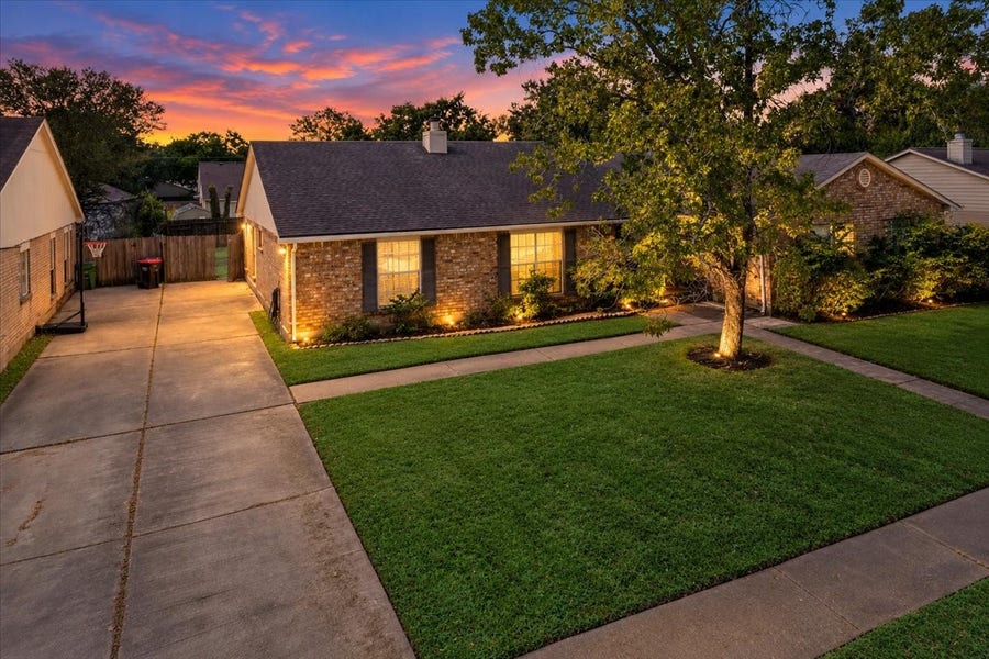 Property photo for 9522 Wellsworth Drive, Houston, TX