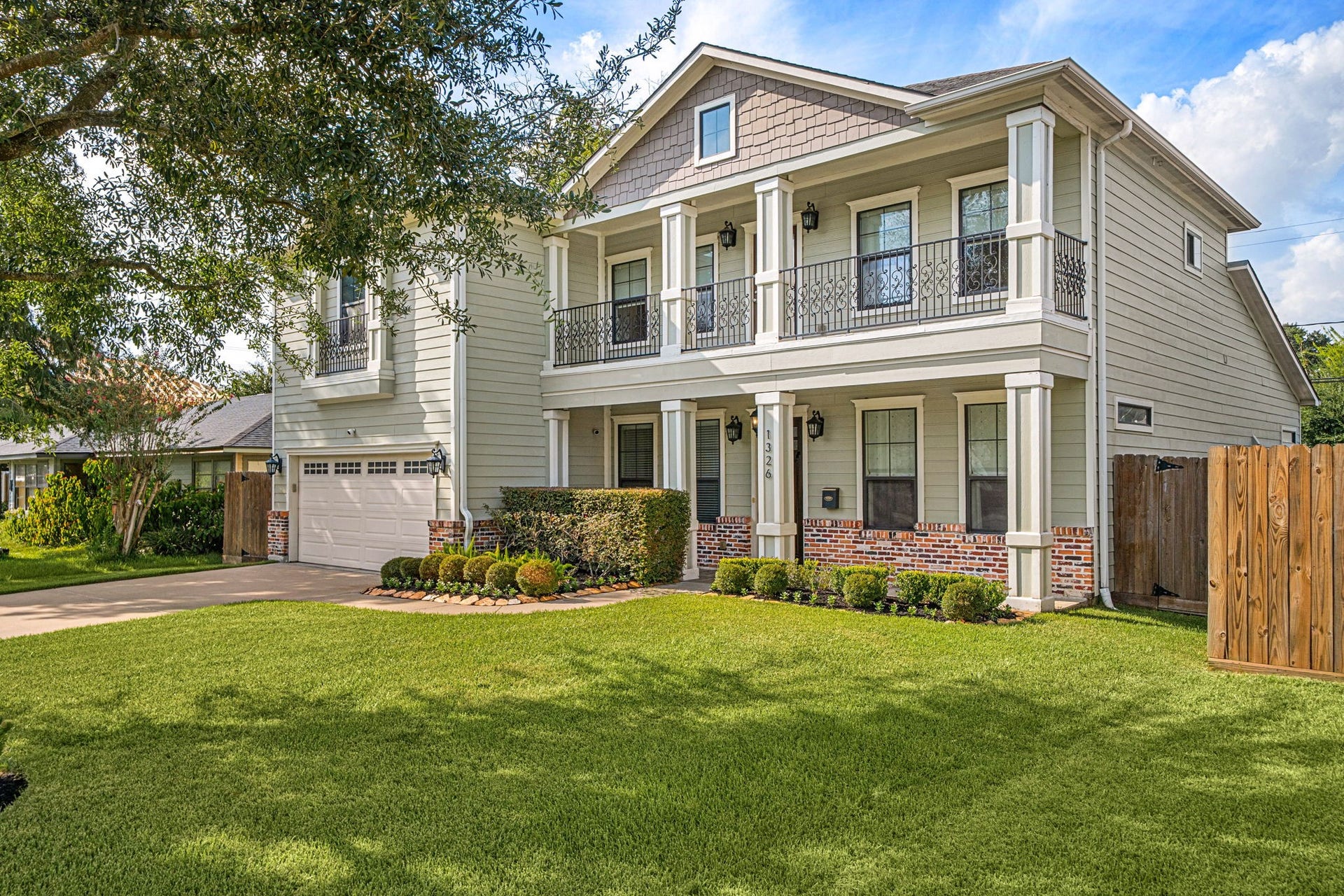 1326 Martin Street, Houston, TX 77018 1326 Martin Street, Houston, TX 77018
