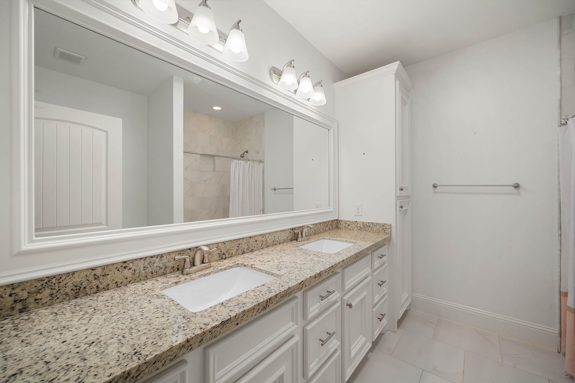 1326 Martin Street, Houston, TX 77018 1326 Martin Street, Houston, TX 77018