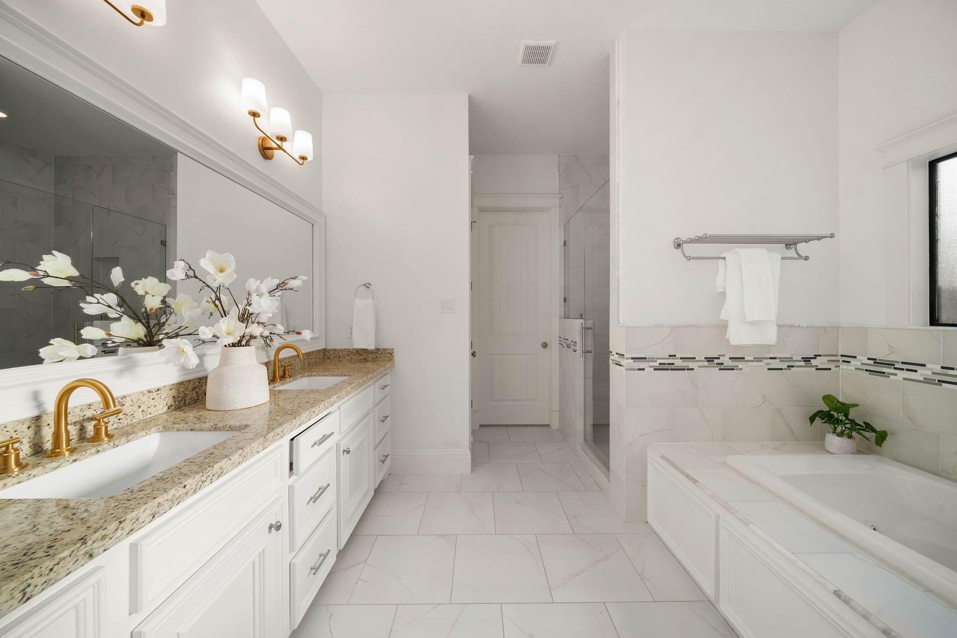 1326 Martin Street, Houston, TX 77018 1326 Martin Street, Houston, TX 77018