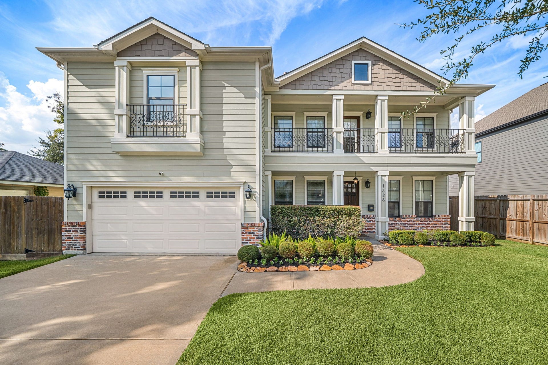 1326 Martin Street, Houston, TX 77018 1326 Martin Street, Houston, TX 77018