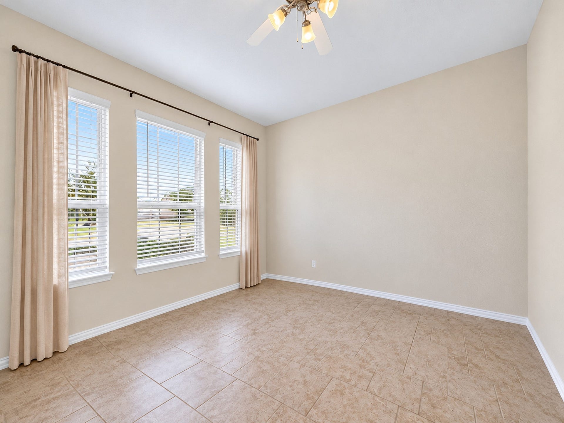 1902 Willow Ridge Ln, Fulshear, TX 77423 1902 Willow Ridge Ln, Fulshear, TX 77423