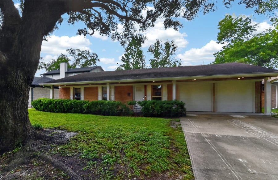 Property photo for 4131 Knotty Oaks Trail, Houston, TX