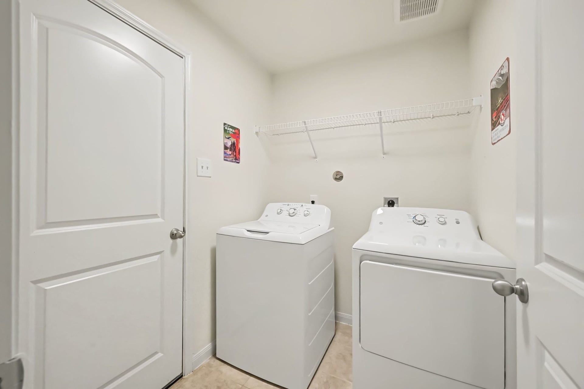 949 Texas Timbers Drive, Katy, TX 77493 Functional utility room featuring durable ceramic tile flooring