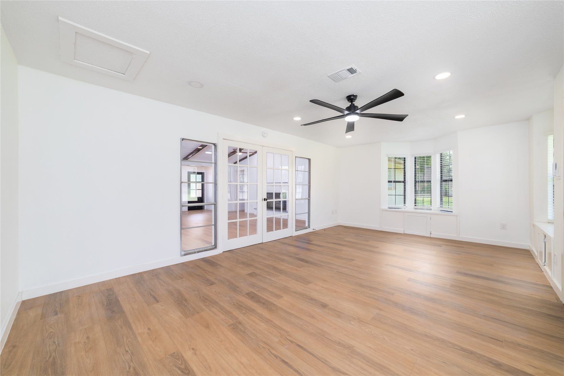 3304 Bruce Hall Road, Santa Fe, TX 77510 3304 Bruce Hall Road, Santa Fe, TX 77510