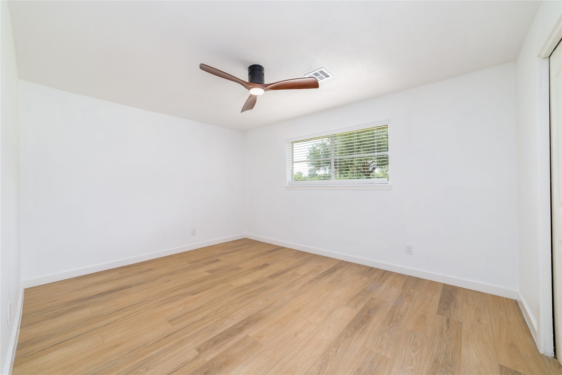 3304 Bruce Hall Road, Santa Fe, TX 77510 3304 Bruce Hall Road, Santa Fe, TX 77510