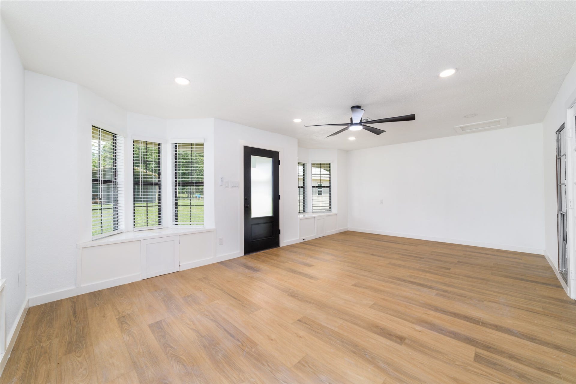 3304 Bruce Hall Road, Santa Fe, TX 77510 3304 Bruce Hall Road, Santa Fe, TX 77510