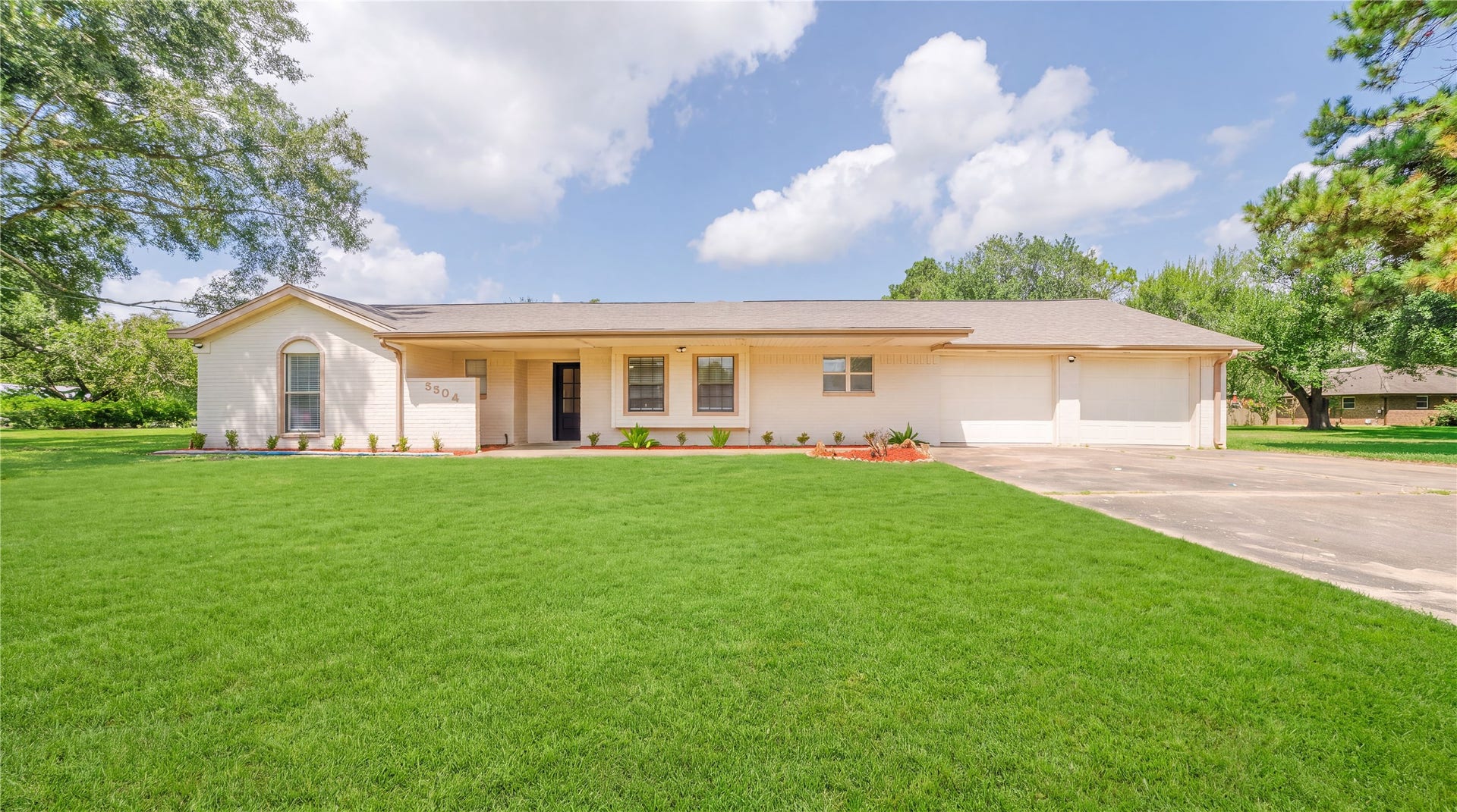 3304 Bruce Hall Road, Santa Fe, TX 77510 3304 Bruce Hall Road, Santa Fe, TX 77510