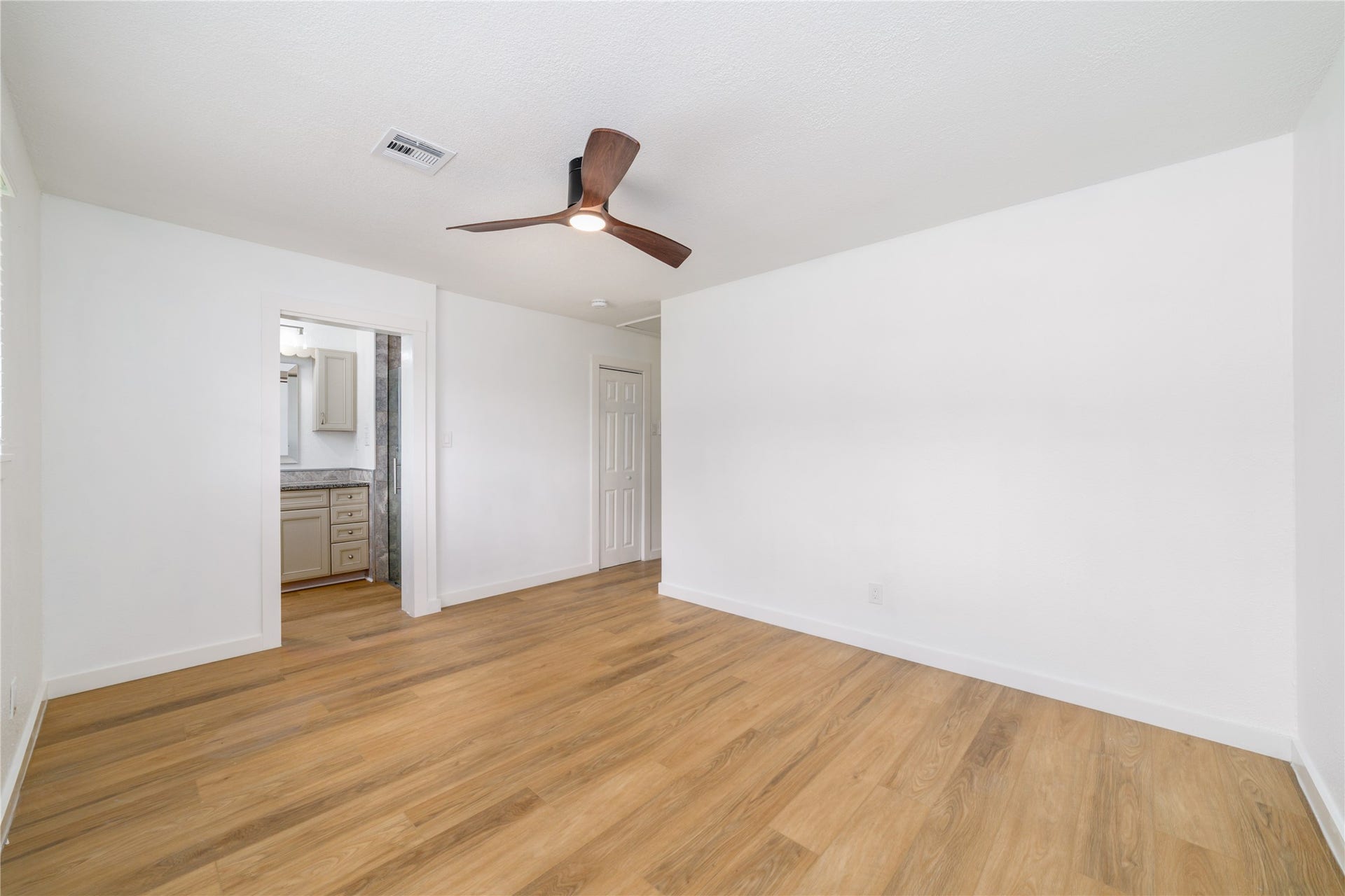 3304 Bruce Hall Road, Santa Fe, TX 77510 3304 Bruce Hall Road, Santa Fe, TX 77510