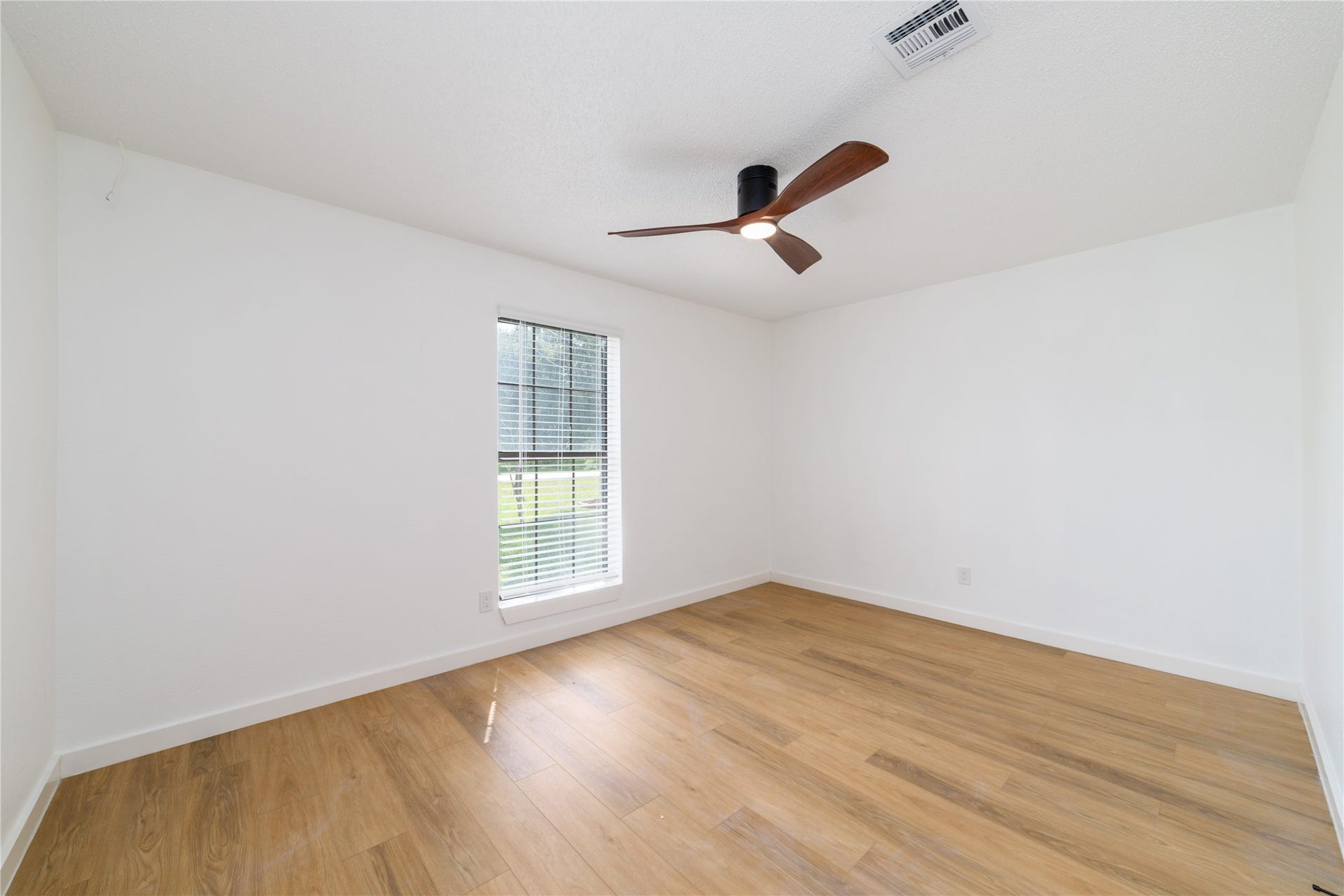 3304 Bruce Hall Road, Santa Fe, TX 77510 3304 Bruce Hall Road, Santa Fe, TX 77510