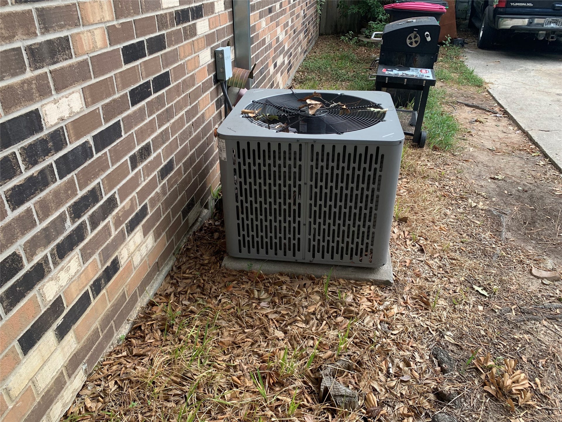23830 English Oak Drive, Spring, TX 77373 HVAC system, side facing.