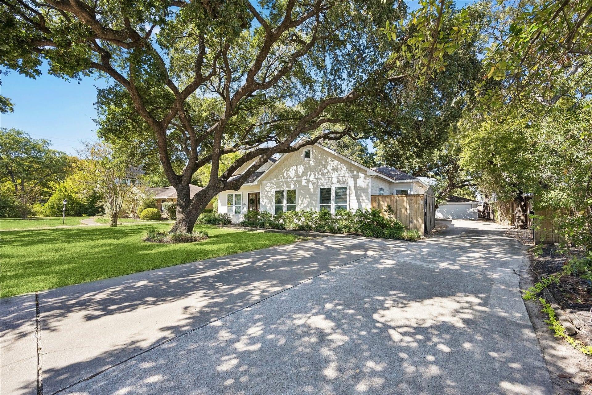 702 W 41st Street, Houston, TX 77018 Major renovations in 20182019 included roof, HVAC units/ductwork, PEX plumbing, raised ceilings & kitchen appliances. More recent updates: LVT flooring throughout, fiber internet to garage, 4th bdrm conversion w/closet, 240V garage electrical subpanel & upgraded driveway gate opener w/oversized arm & magnetic lock, expanded garden beds w/river rock, French drain cleanout & additional line, refinished front door & deck improvements, generator interlock & outlet + A/C soft starts.