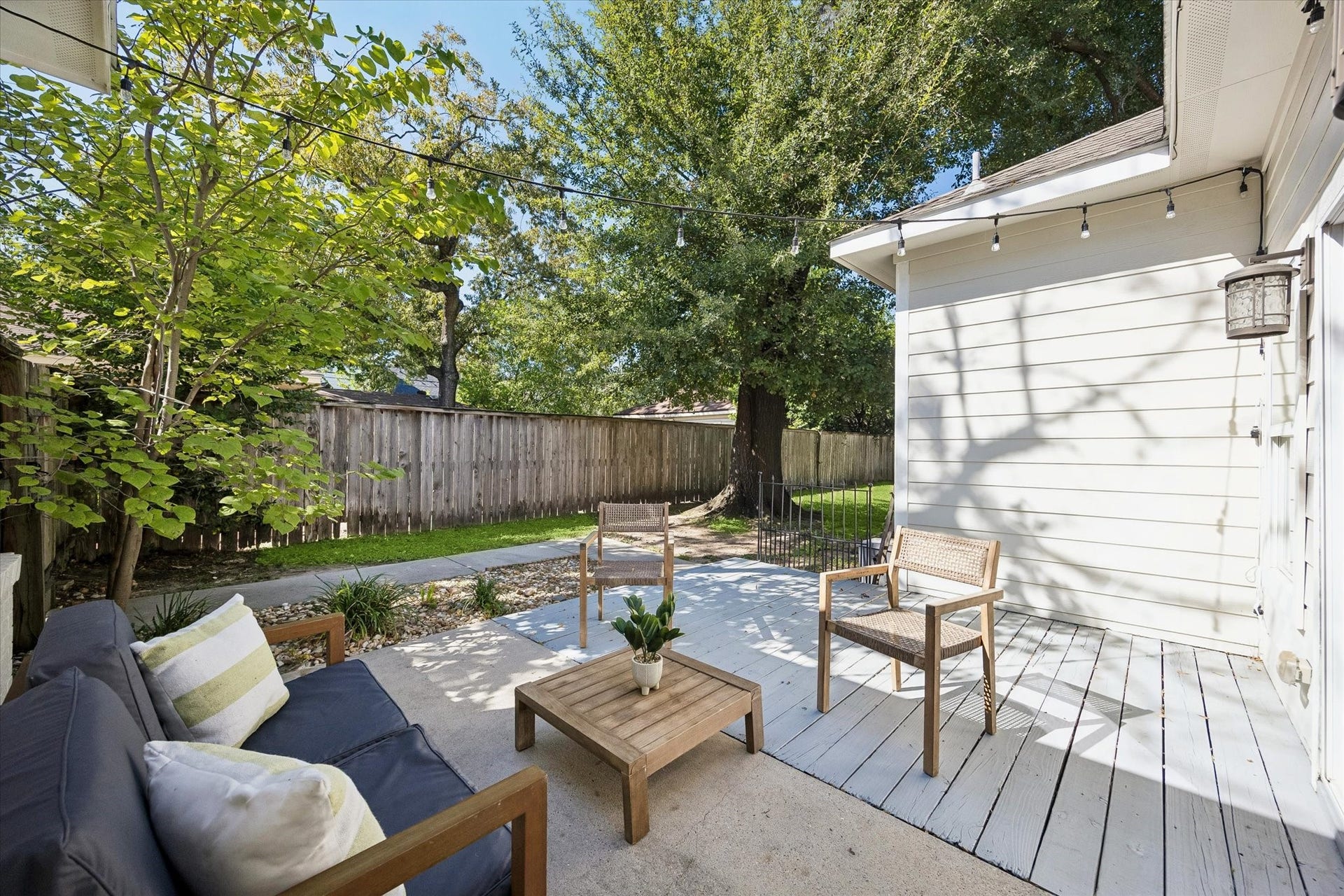 702 W 41st Street, Houston, TX 77018 This charming private patio and recently refreshed deck offer a cozy spot to sip your morning coffee, catch with friends or simply enjoy a little fresh air. Mature trees, lush landscaping and a full sprinkler system add to the peaceful setting, making it easy to relax and unwind.