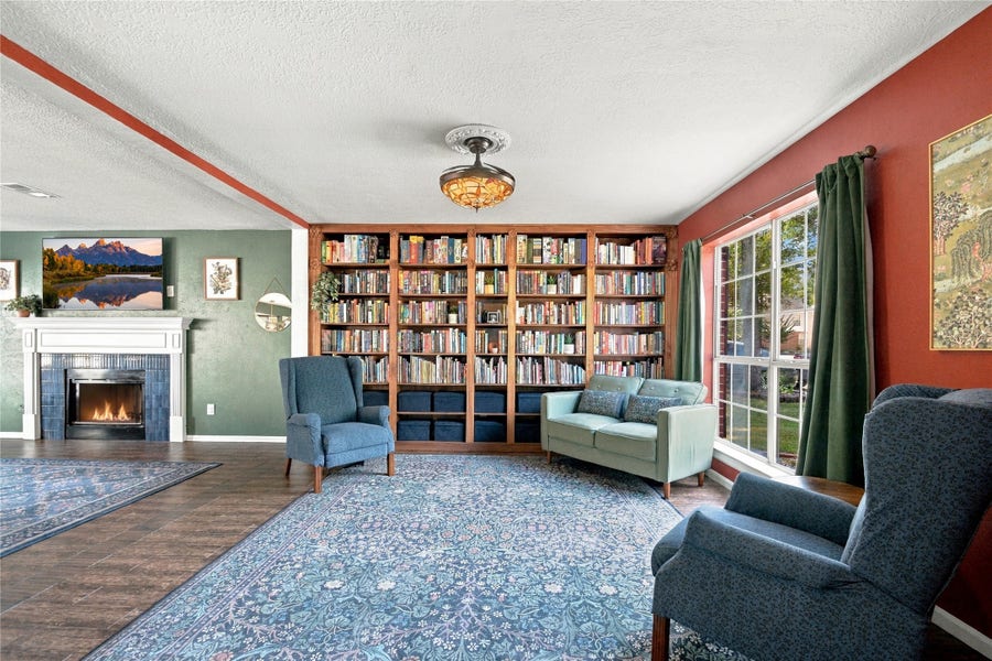 Property photo for 309 E Golden Arrow Circle, The Woodlands, TX