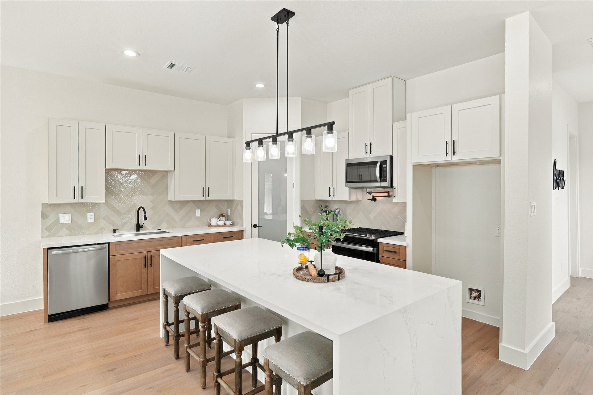 4808 Farmer Street, Houston, TX 77020 4808 Farmer Street, Houston, TX 77020