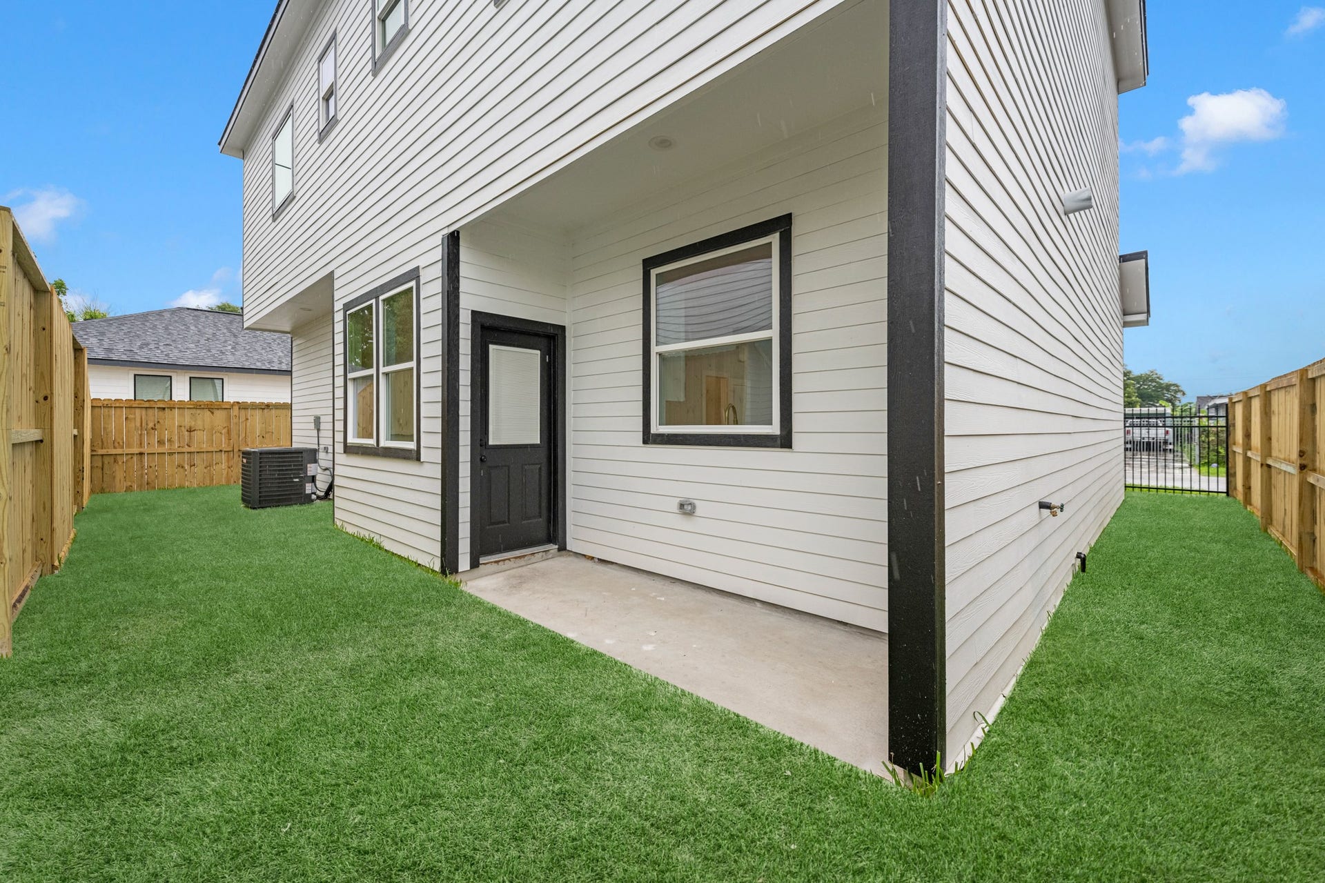 2348 Delafield Street, Houston, TX 77023 2348 Delafield Street, Houston, TX 77023