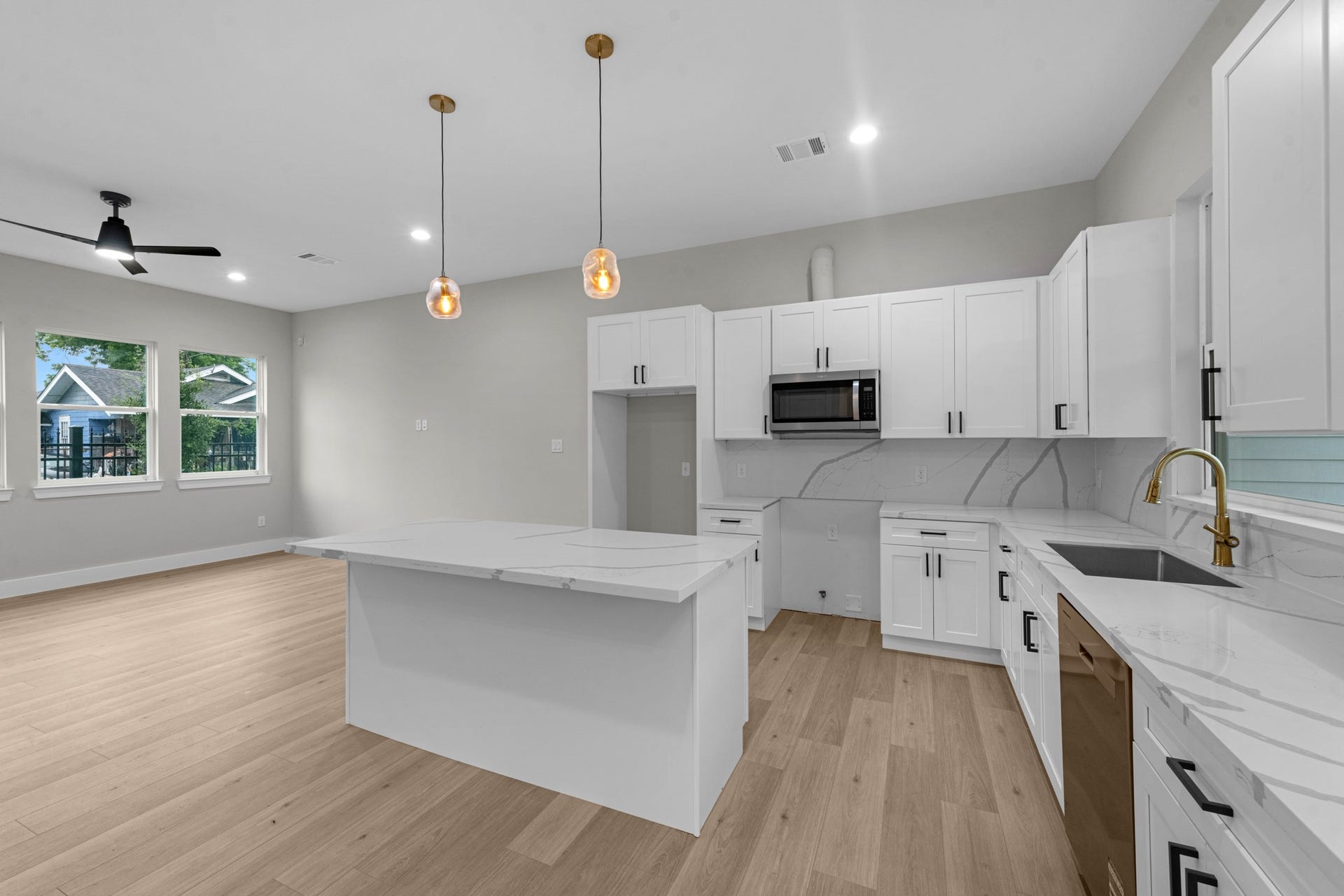 2348 Delafield Street, Houston, TX 77023 2348 Delafield Street, Houston, TX 77023