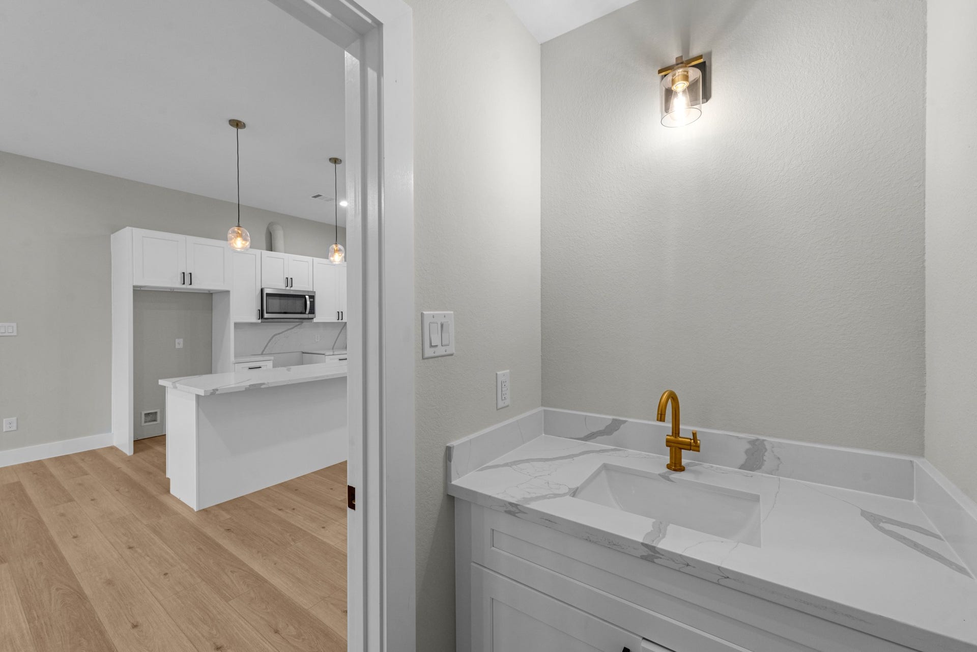 2348 Delafield Street, Houston, TX 77023 half bathroom on first floor
