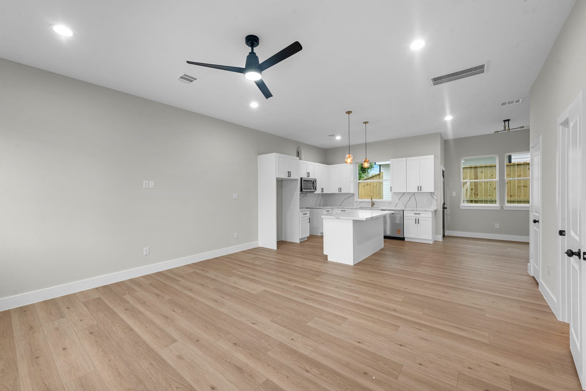 2348 Delafield Street, Houston, TX 77023 2348 Delafield Street, Houston, TX 77023