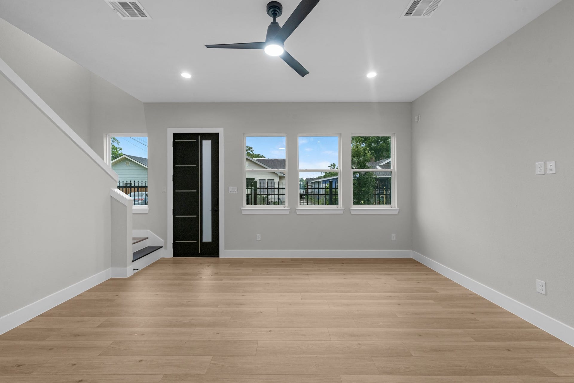 2348 Delafield Street, Houston, TX 77023 2348 Delafield Street, Houston, TX 77023