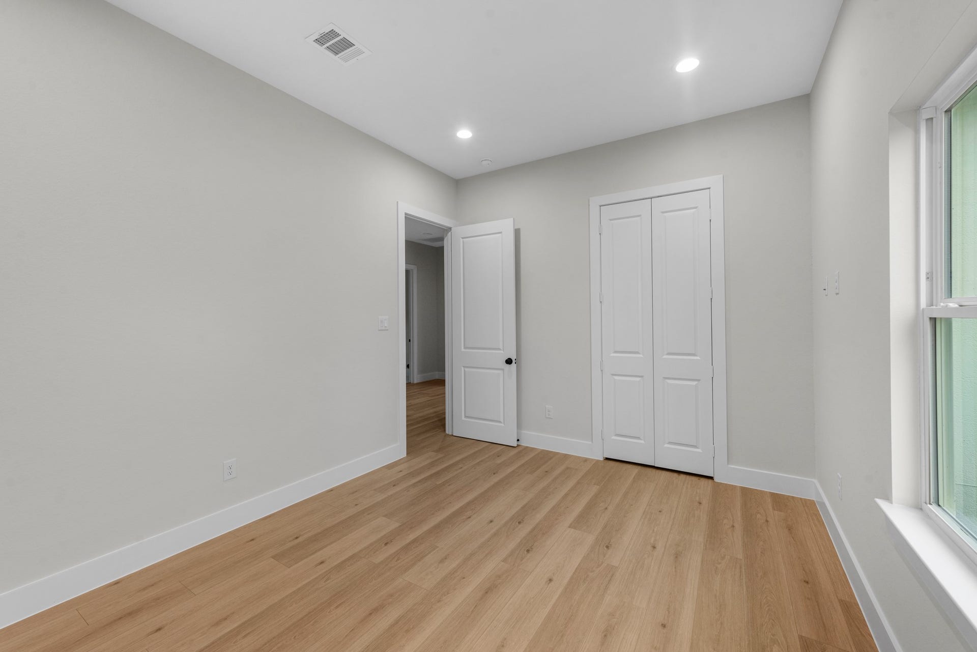 2348 Delafield Street, Houston, TX 77023 bedroom 3