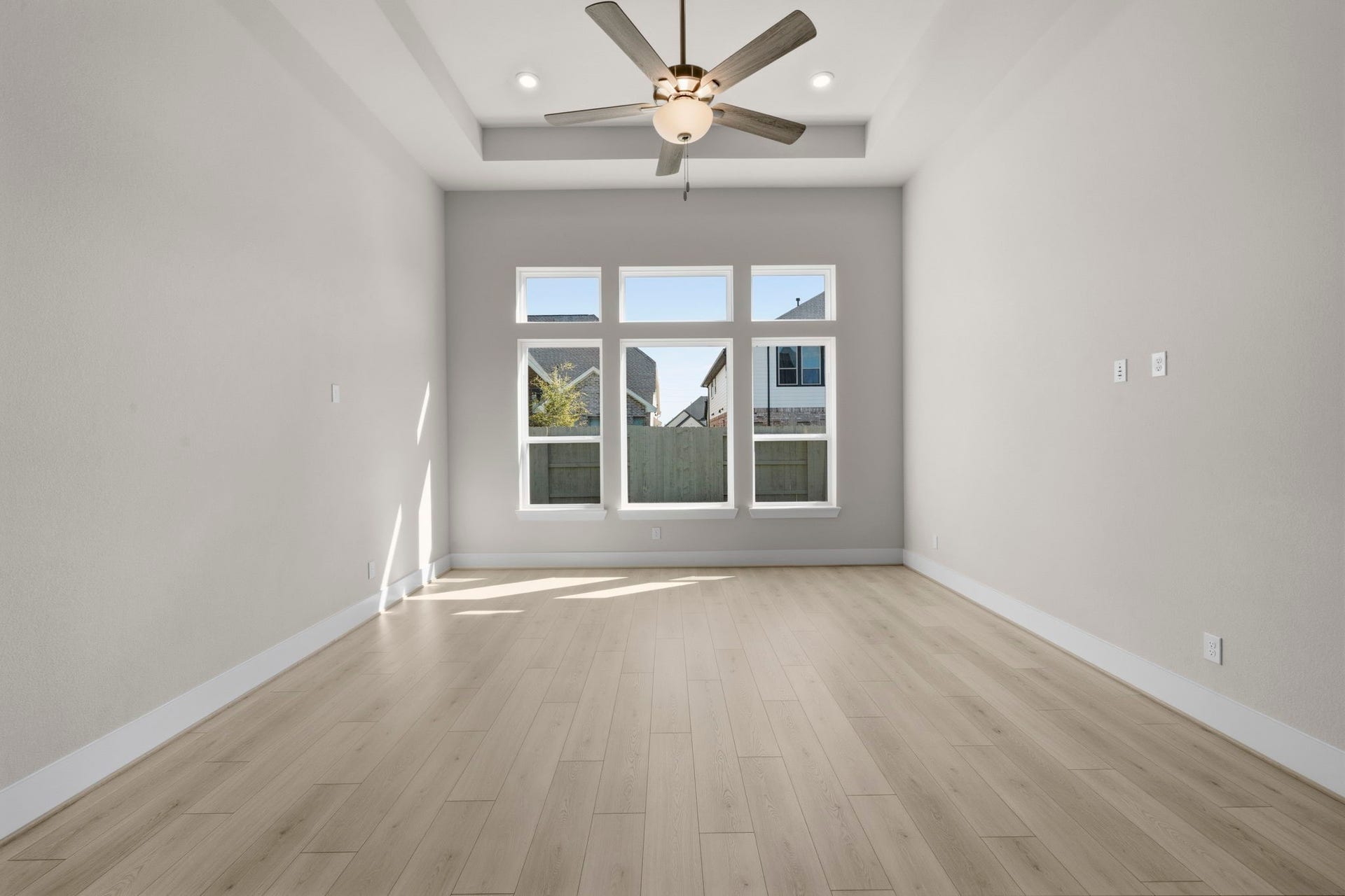 2010 Pine Woodland Lane, Manvel, TX 77583