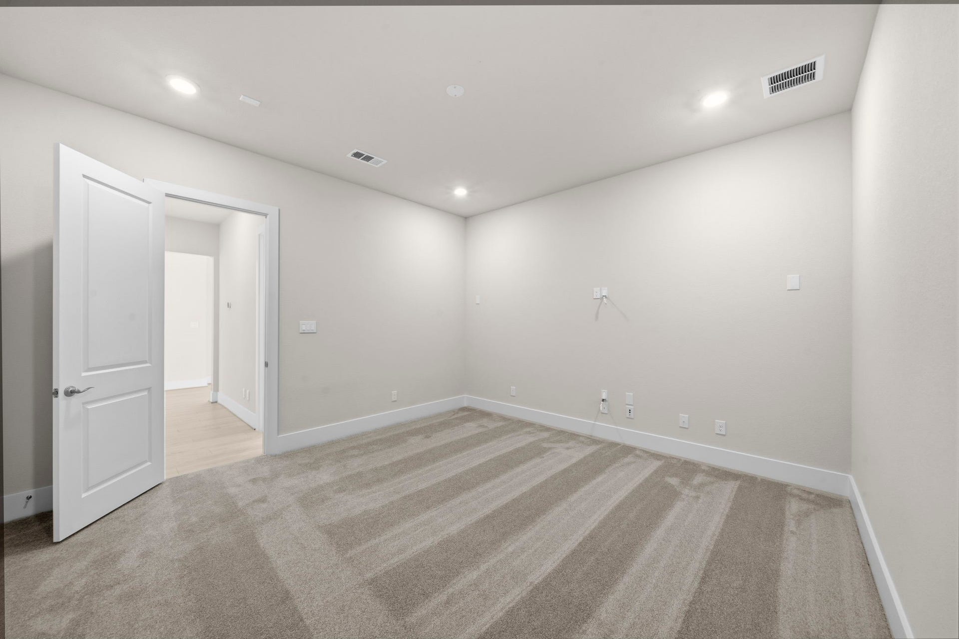 2010 Pine Woodland Lane, Manvel, TX 77583