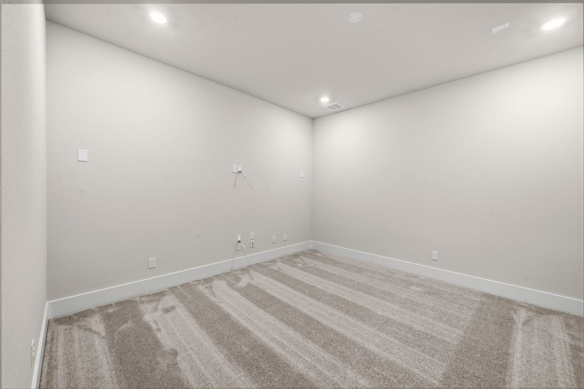 2010 Pine Woodland Lane, Manvel, TX 77583