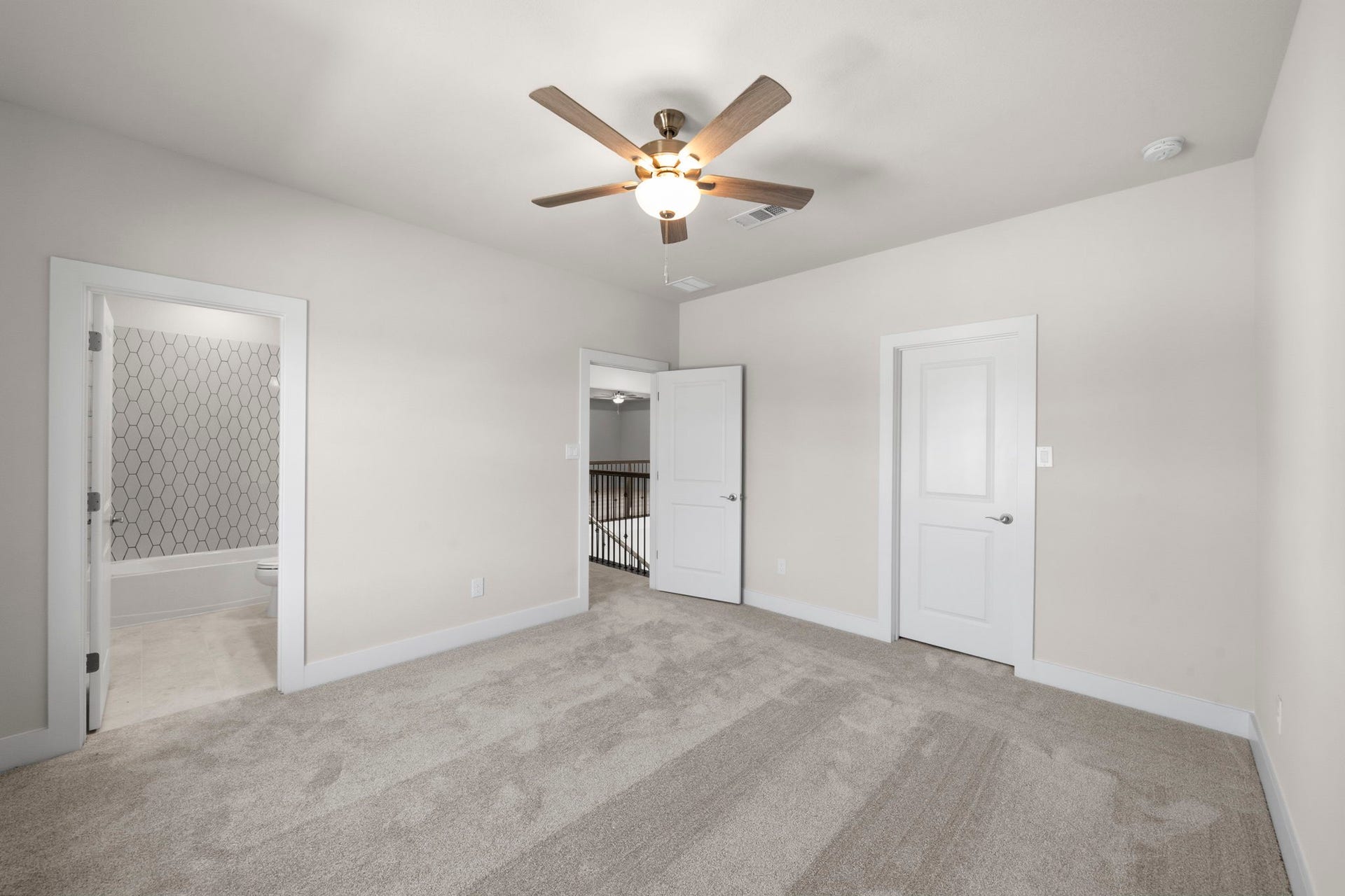 2010 Pine Woodland Lane, Manvel, TX 77583