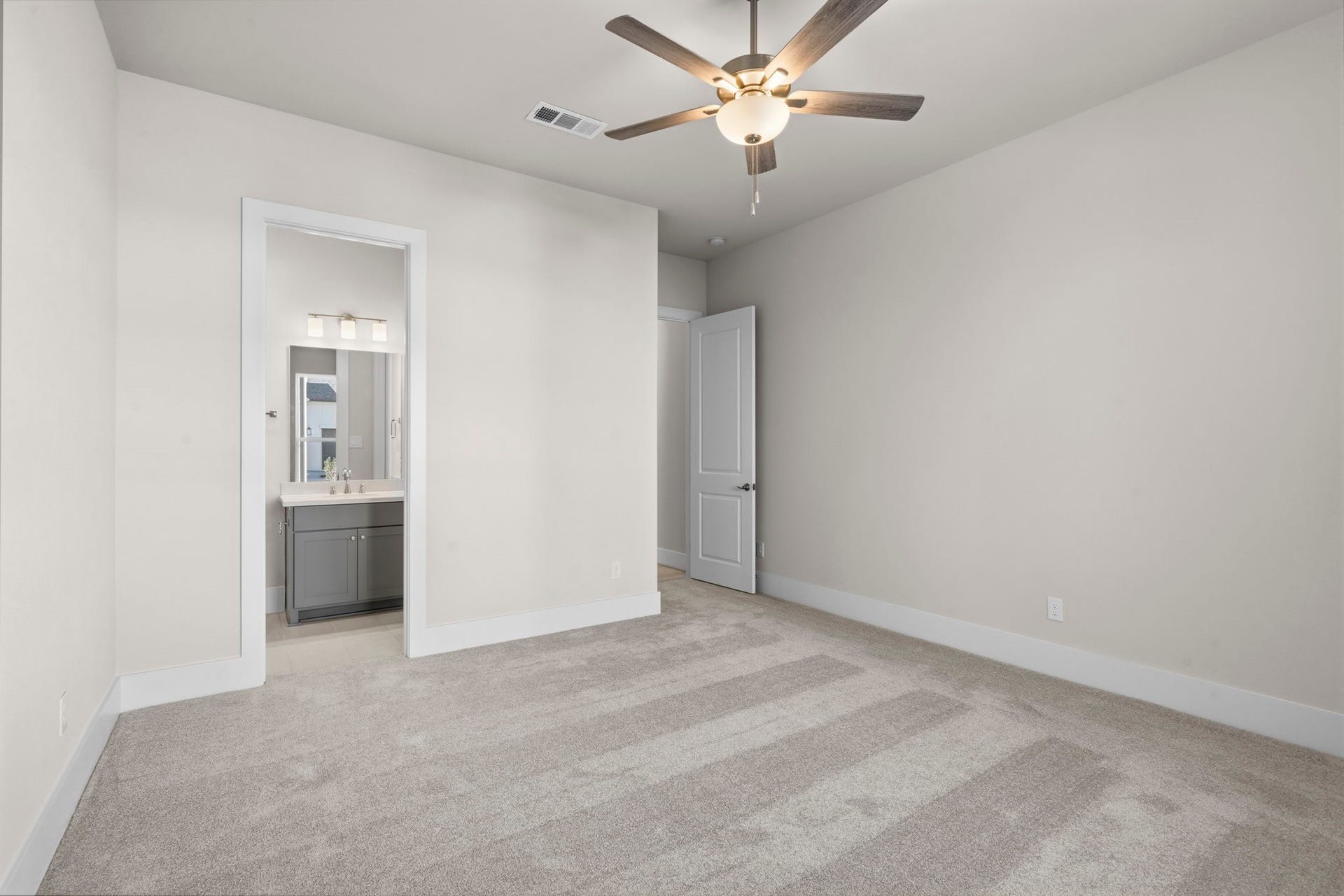 2010 Pine Woodland Lane, Manvel, TX 77583