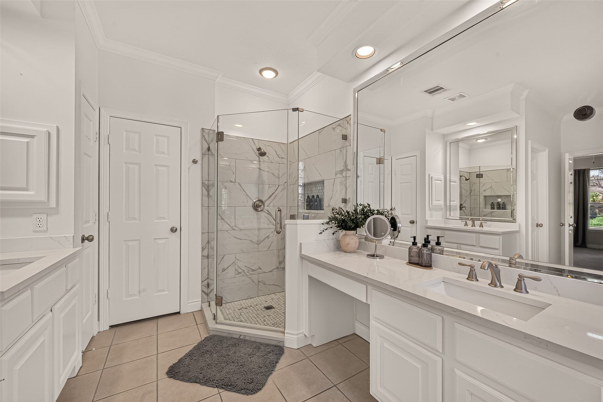 6411 Hidden Crest Way, Sugar Land, TX 77479 Primary Bathroom