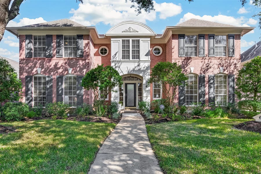 Property photo for 6411 Hidden Crest Way, Sugar Land, TX